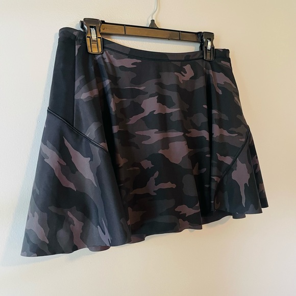 Athleta Matchpoint Skort - Picture 5 of 5